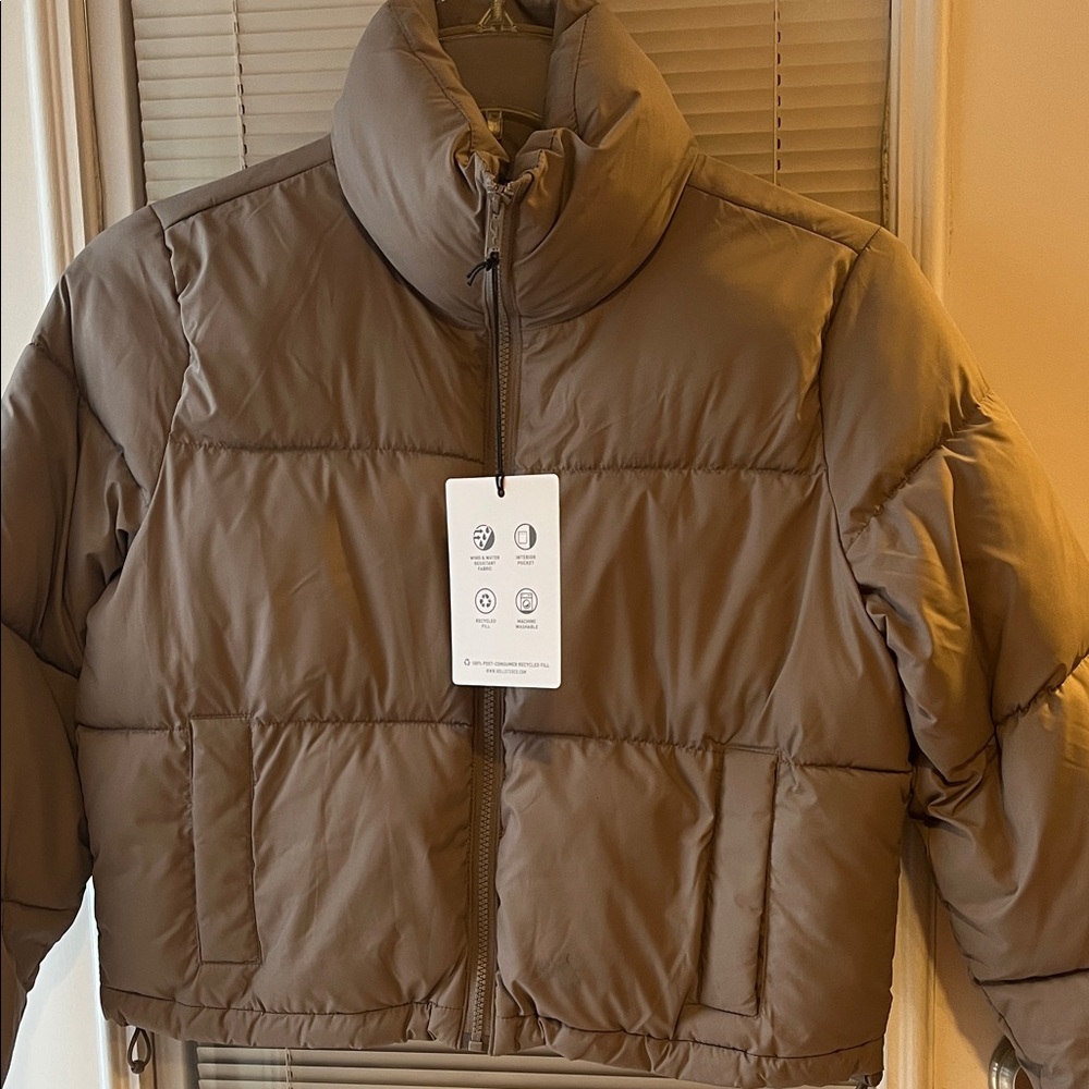 Hollister Cropped Puffer Jacket-Taupe(Brand New)